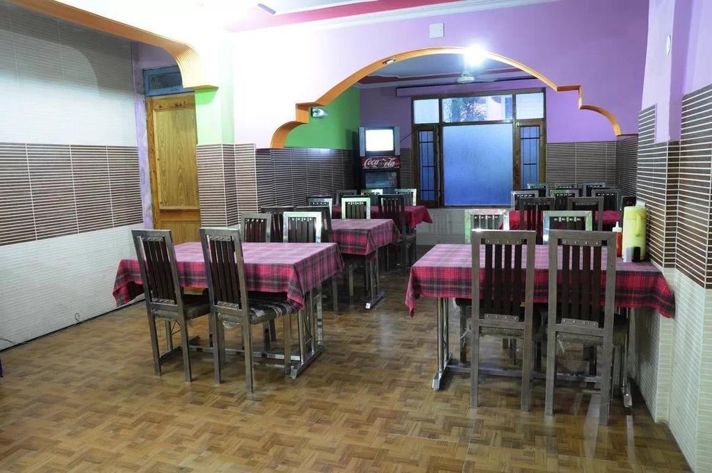 Chichoga Holiday Inn Manāli Zewnętrze zdjęcie